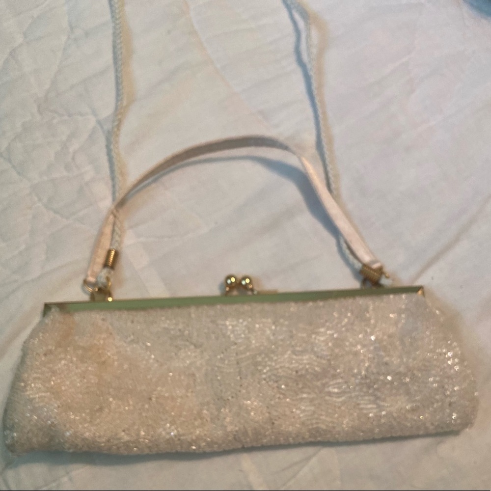 Beaded clutch